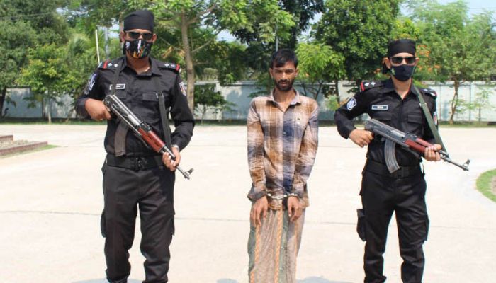 বাগেরহাটে কথিত জ্বীনের বাদশা আটক