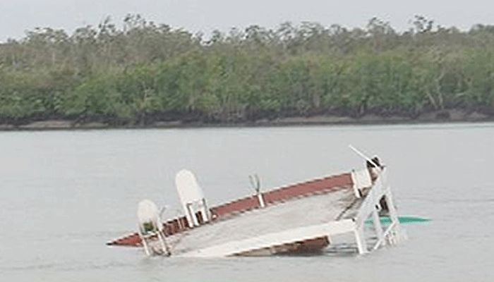 পশুর নদীতে সারবোঝাই জাহাজডুবি