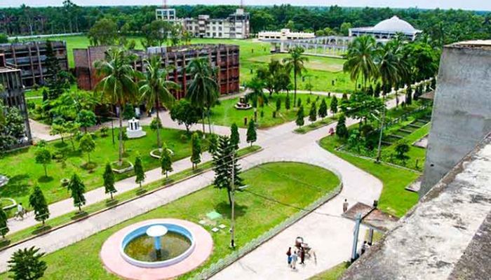 ড্রেনে নেই ঢাকনা