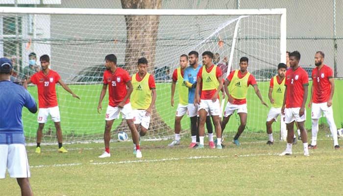 অনুশীলনে বাংলাদেশ ফুটবল দল