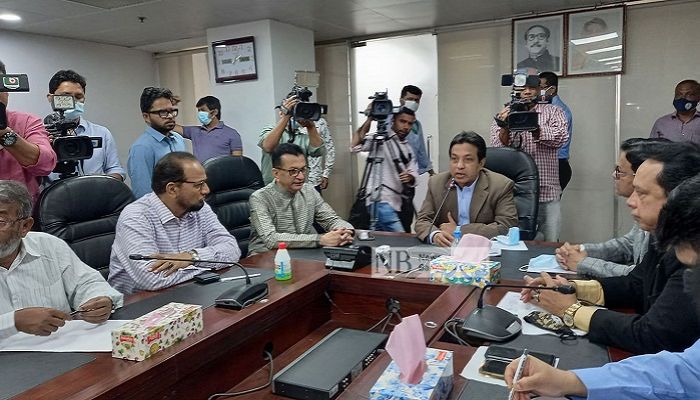 শিক্ষার্থীদের  হাফ ভাড়ার সুরাহা করতে বৈঠক শুরু