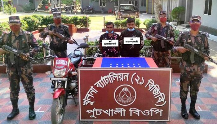 ৯০ লাখ টাকার স্বর্ণসহ গ্রেফতার ২