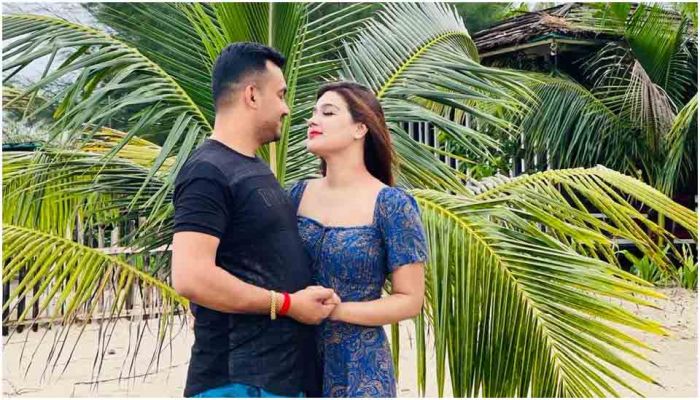 দ্বিতীয় স্বামীকে নিয়ে ওমরাহ করবেন মাহি