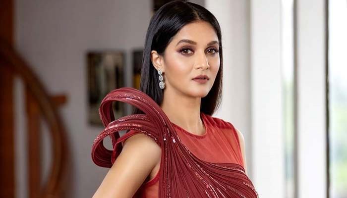 মিথিলার প্রথম চলচ্চিত্র ‘অমানুষ’ আসছে ডিসেম্বরে