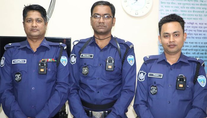 নোয়াখালী পৌর নির্বাচনে পুলিশের  ‘বডি ওর্ন’ ক্যামেরা