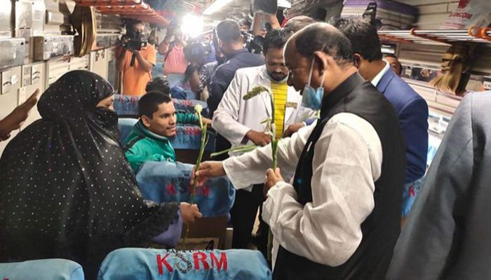 ট্রেনের ভাড়া বাড়ছে না : রেলমন্ত্রী