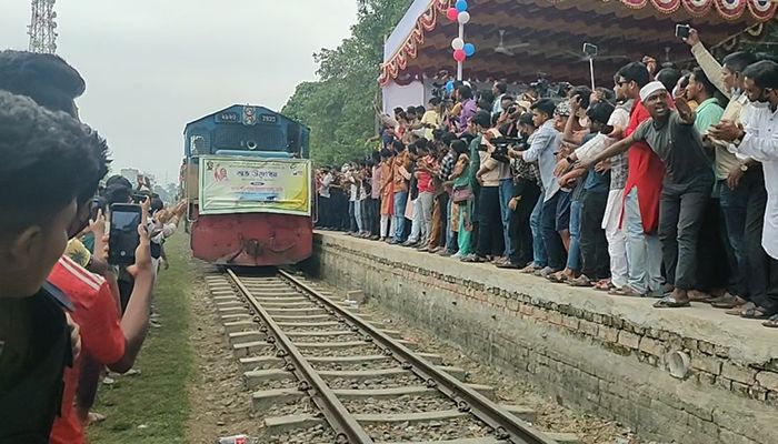 ব্রাহ্মণবাড়িয়ায় ৮ মাস পর ট্রেনের যাত্রাবিরতি শুরু