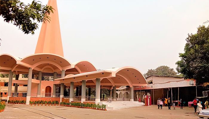 ঘুরে আসুন ঐতিহ্যের রমনা কালী মন্দির