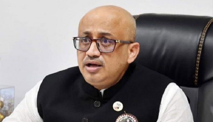 প্রতিমন্ত্রী মুরাদকে প্রকাশ্যে ক্ষমা চাওয়ার আল্টিমেটাম