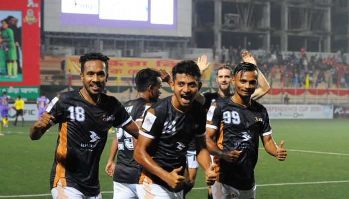 চট্টগ্রাম আবাহনীকে হারিয়ে কোয়ার্টারে বসুন্ধরা