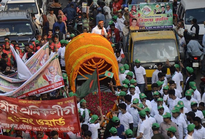 ছবিতে আওয়ামী লীগের বিজয় শোভাযাত্রা