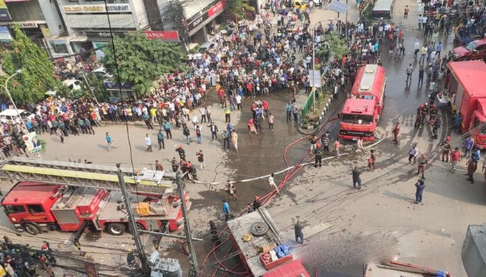 আর কে টাওয়ারের আগুন নিয়ন্ত্রণে