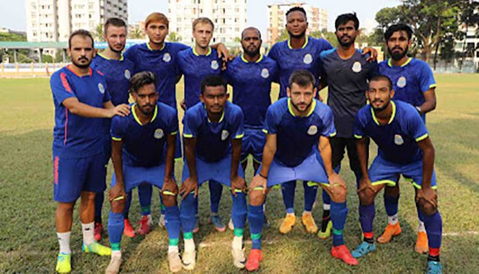 স্বাধীনতা কাপের সেমিফাইনালে বাংলাদেশ পুলিশ