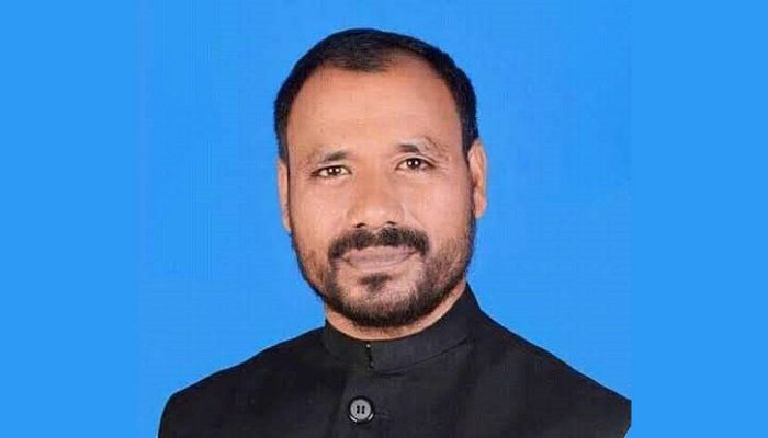 দেওয়ানগঞ্জে শিক্ষা কর্মকর্তাকে থাপ্পড় মারলেন পৌর মেয়র