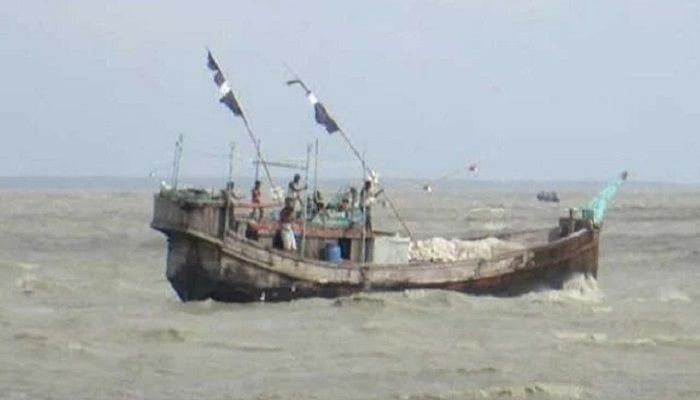 বঙ্গোপসাগরে পাঁচদিন ধরে ভাসতে থাকা ১৩ জেলে উদ্ধার