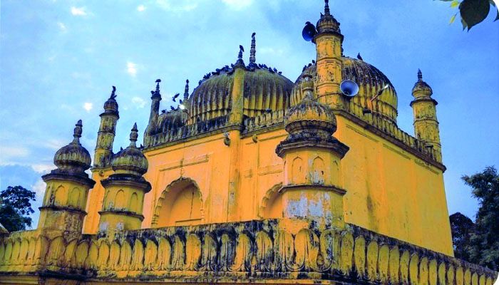 নবাব সিরাজউদ্দৌলার নির্মিত জুরুদ মসজিদ। ছবি: সংগৃহীত