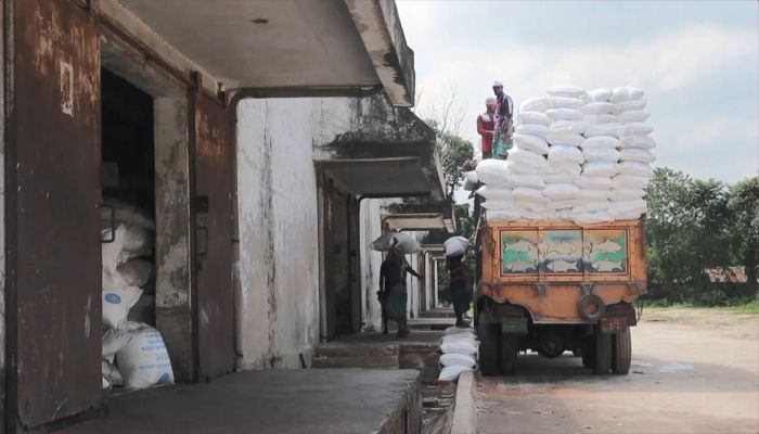 ৫৮২ কোটি টাকার সার আত্মসাতের ব্যাখ্যা চেয়েছেন হাইকোর্ট
