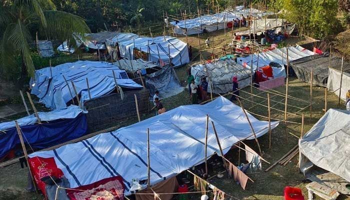 সীমান্তে আশ্রয় নেওয়া রোহিঙ্গাদের স্থানান্তরের সিদ্ধান্ত 