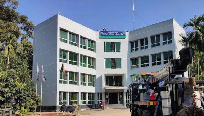 যুবককে পিষে মারলো সোহাগ পরিবহনের চালক 