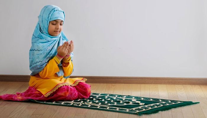 হাদিসে নামাজে নারীদের পোশাক সম্পর্কে যা বলা হয়েছে