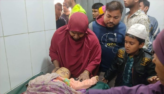 টাঙ্গাইলে ট্রেনের ধাক্কায় অটোরিকশার ৫ যাত্রী নিহত
