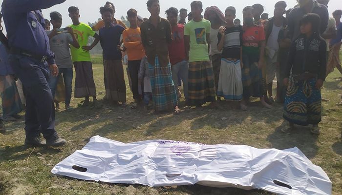 বেলকুচিতে যুবকের গলাকাটা লাশ উদ্ধার