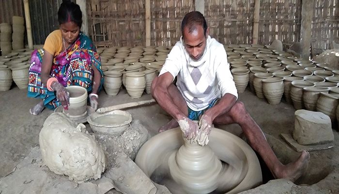 হারিয়ে যাচ্ছে মৃৎশিল্প