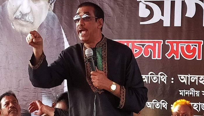 ‘যদি একবার বলি ধর, কেউ দেশে থাকতে পারবে না’