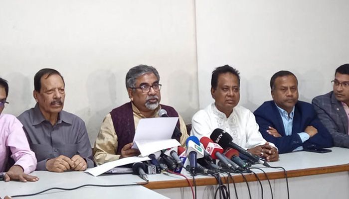 সরকার নিজের গর্ত নিজেই খুঁড়ছে: প্রিন্স