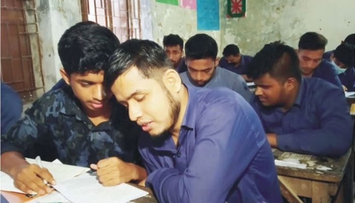 কুমিল্লায় দৃষ্টিপ্রতিবন্ধী দুই শিক্ষার্থী উচ্চমাধ্যমিকে উত্তীর্ণ 