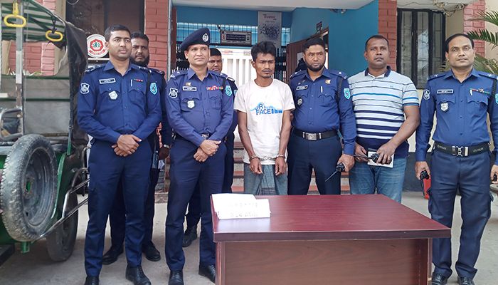 চালককে হত্যা করে অটোরিকশা ছিনতাইয়ের ঘটনায় প্রধান আসামি গ্রেপ্তার