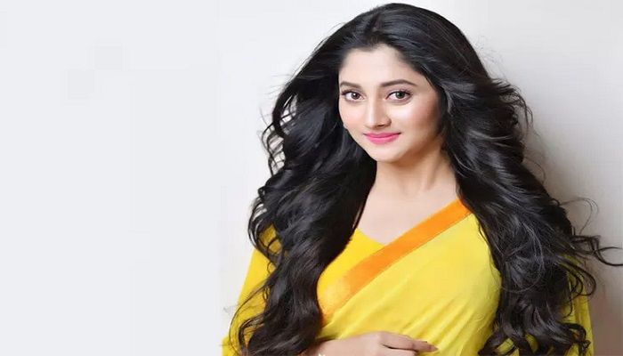 পরী হয়ে আসছেন পূজা চেরি