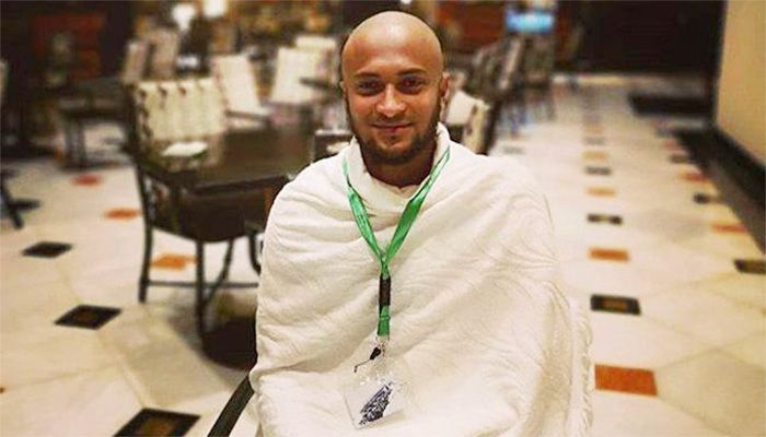 ওমরাহ করে দেশে ফিরলেন সাকিব