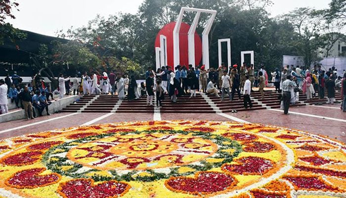 বিনম্র শ্রদ্ধায় ভাষাশহীদদের স্মরণ করল জাতি 