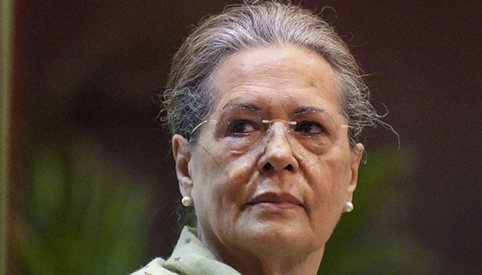 রাজনীতি ছাড়ছেন সোনিয়া