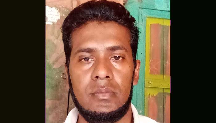 পূর্বশত্রুতার জেরে দুই সন্তানের জনককে কুপিয়ে হত্যা