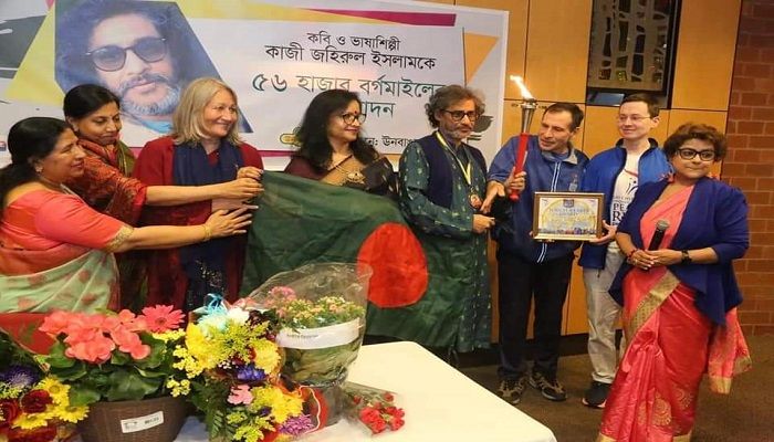 ‘পিস রান টর্চ বিয়ারিং অ্যাওয়ার্ড’ পেলেন কবি কাজী জহিরুল ইসলাম