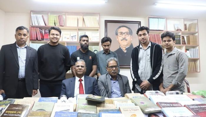নতুন বই প্রকাশ ছাড়াই বইমেলায় জগন্নাথ বিশ্ববিদ্যালয়ের স্টল 