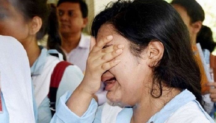 যে কারণে কমল পাসের হার