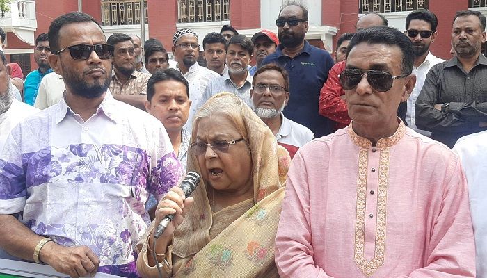 বরিশালে বিএনপির পৃথক মানববন্ধন, সরকারের পদত্যাগ দাবি