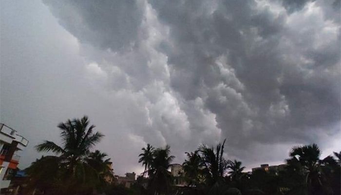 যেসব এলাকায় আজ ৬০ কিমি বেগে বইবে ঝড়