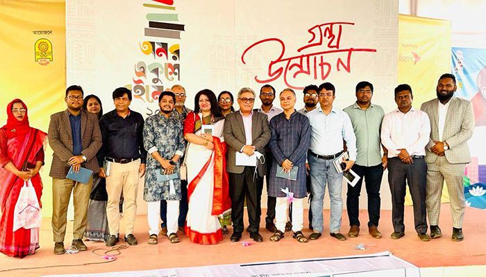 আফসানা ফেরদৌসীর ‘দরজার ওপাশে’