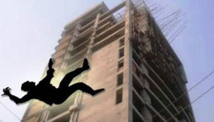 রাজধানীতে ১২ তলা থেকে পড়ে শিক্ষার্থীর মৃত্যু