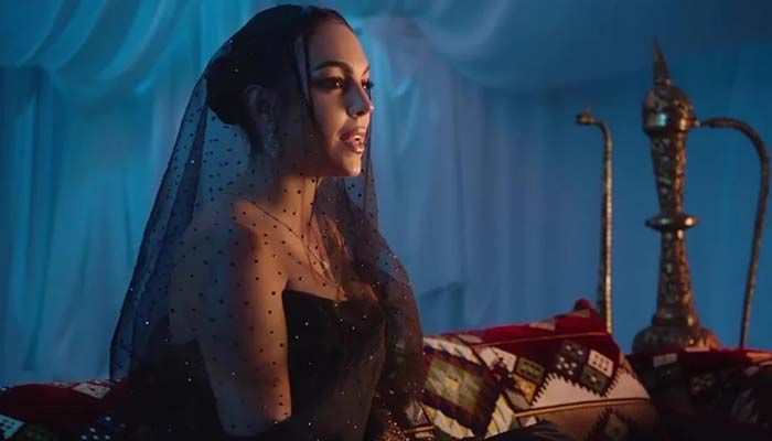 সৌদি আরবের প্রেমে পড়েছেন রোনালদোর প্রেমিকা জর্জিনা