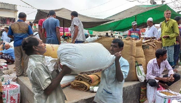 ধান-চাল সংগ্রহের লক্ষ্য পূরণ নিয়ে সংশয়