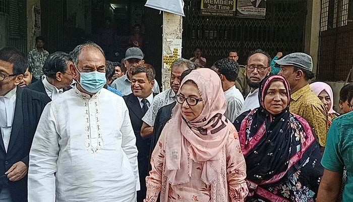 মুচলেকা দিয়ে জামিন পেলেন মির্জা আব্বাস দম্পতি