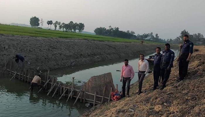 কয়েক ঘণ্টার মধ্যে সিংড়ায় অবৈধ বেড়া উচ্ছেদ