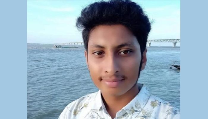 নাটোরে সড়ক দুর্ঘটনায় শিক্ষার্থী নিহত