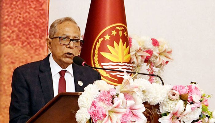 বিদায়ী রাষ্ট্রপতির প্রতিশ্রুতি