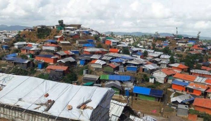ক্যাম্পে দু’পক্ষের গোলাগুলি, রোহিঙ্গা নেতা গুলিবিদ্ধ